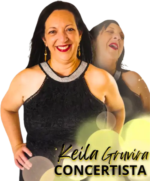 Foto de perfil da professora Keila sorrindo com uma roupa preta